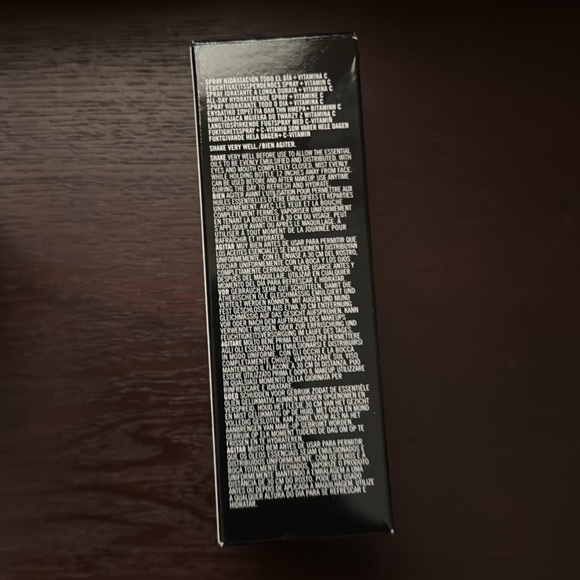 BNIB MAC Cosmetics Black Setting Spray - Picture 2 of 2